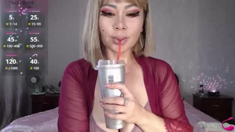 Snapshot of batari_giya chatting on 07/19/26, 04:27 Lara online show from 07/19/26, 04:27