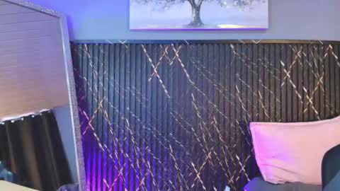    online show from 09/28/25, 02:22