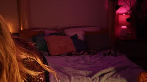 BATTLE BLONDE online show from 09/29/25, 03:33