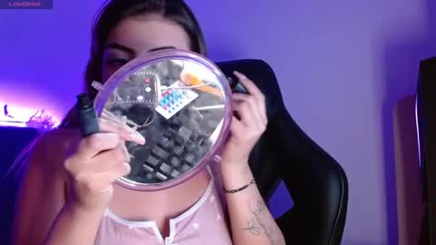 Snapshot of bay_babe chatting on 02/01/25, 01:23 bay_babe online show from 02/01/25, 01:23