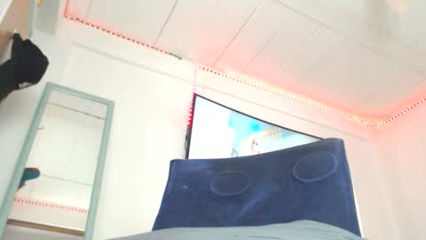 Snapshot of bayoletsweett chatting on 10/07/25, 04:15  deivid  online show from 10/07/25, 04:15