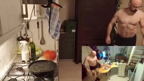 Snapshot of bazzz_8 chatting on 11/26/25, 06:09 bazzz_8 online show from 11/26/25, 06:09