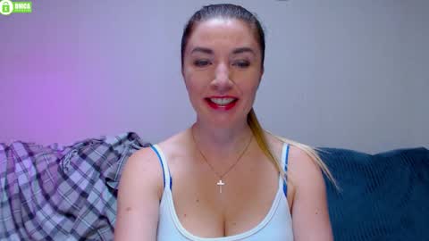 Snapshot of bb__bonami_ chatting on 09/23/25, 04:43 bb__bonami_ online show from 09/23/25, 04:43