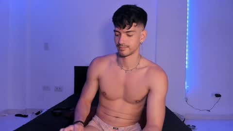 Valentino online show from 12/03/24, 09:34