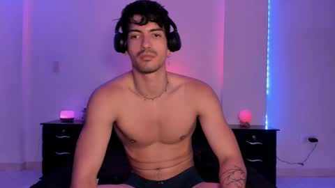 Valentino online show from 01/03/25, 12:11