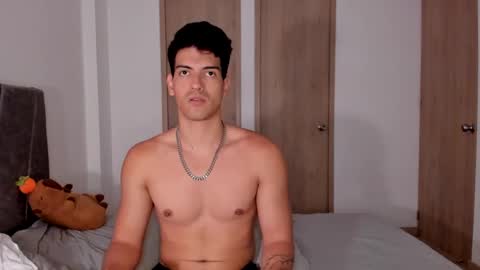 Valentino online show from 09/23/25, 11:30