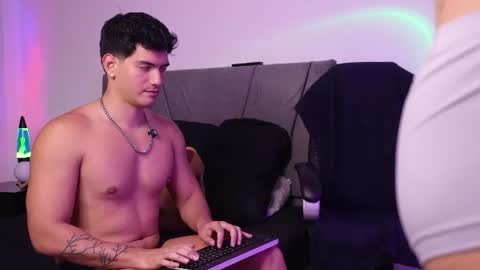 Snapshot of bbbeachboy chatting on 07/15/26, 07:08 Valentino online show from 07/15/26, 07:08