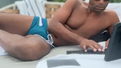 Snapshot of bbcforyourthroat chatting on 11/04/25, 04:50 305BBC online show from 11/04/25, 04:50