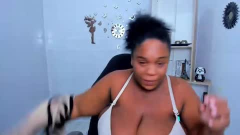 Snapshot of bbw_charlote chatting on 05/11/26, 12:22 Charlote online show from 05/11/26, 12:22