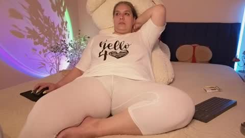 Snapshot of bbw_goddes chatting on 05/16/26, 12:15 Love online show from 05/16/26, 12:15