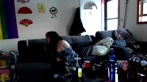 pixie online show from 12/04/25, 09:23