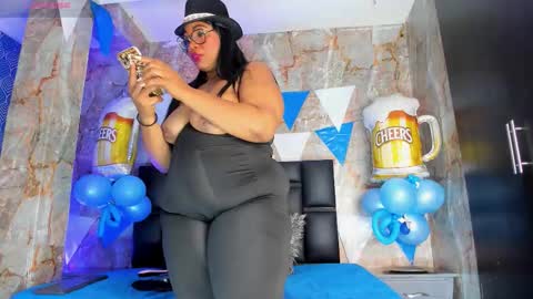 Snapshot of bbwlatina01 chatting on 09/29/25, 01:38 Bbwlatina01 online show from 09/29/25, 01:38