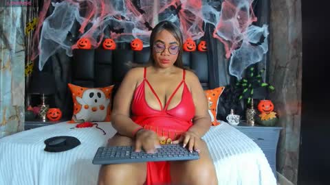 Snapshot of bbwlatina01 chatting on 10/21/25, 12:28 Bbwlatina01 online show from 10/21/25, 12:28