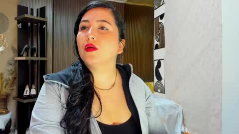 Snapshot of bbwluxurymuse chatting on 05/15/26, 11:06 bbwluxurymuse online show from 05/15/26, 11:06