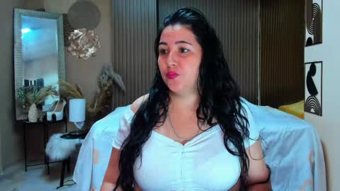 Snapshot of bbwluxurymuse chatting on 06/06/26, 11:48 bbwluxurymuse online show from 06/06/26, 11:48