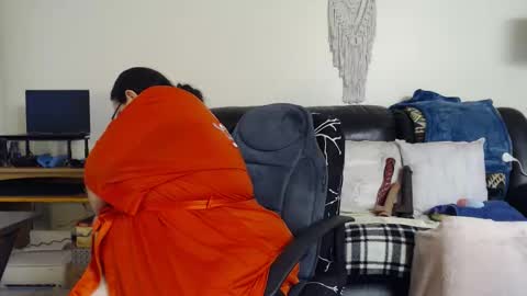 Julie online show from 01/13/26, 05:40