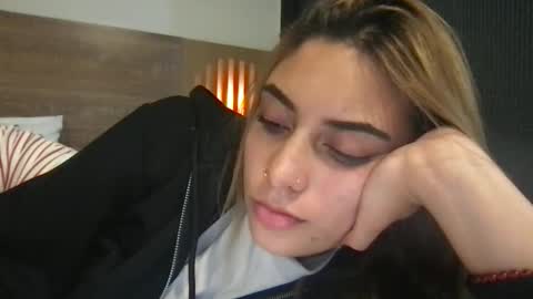 Snapshot of bbypiamia chatting on 03/29/26, 06:41 bbypiamia online show from 03/29/26, 06:41