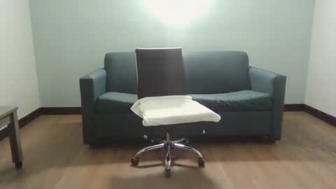 Snapshot of bc168765 chatting on 04/18/26, 01:20 Panti online show from 04/18/26, 01:20