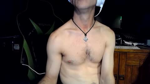 bchillin28 online show from 11/25/25, 08:14