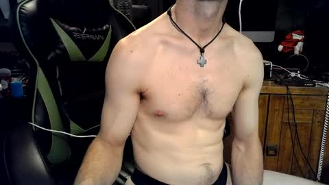 bchillin28 online show from 04/17/26, 02:36