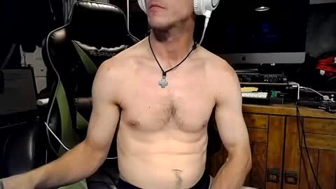 bchillin28 online show from 05/14/26, 01:01