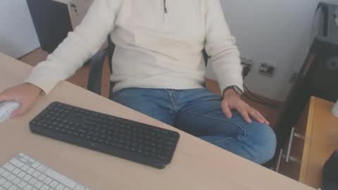 Snapshot of bdfriend chatting on 05/19/26, 01:06 bdfriend online show from 05/19/26, 01:06