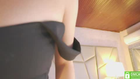 Snapshot of be_curiouss_ chatting on 05/30/26, 12:02 Helena Evan online show from 05/30/26, 12:02