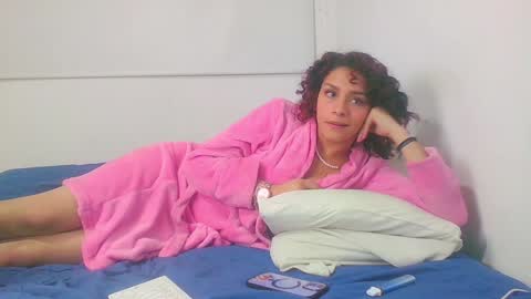Snapshot of be_sinners chatting on 01/10/25, 05:26 Sara Juan online show from 01/10/25, 05:26