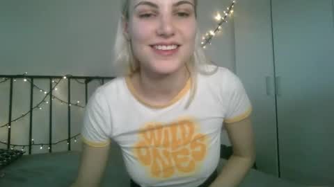 Snapshot of bea_trix77 chatting on 01/12/25, 01:05 Yours sweet Bea 3 online show from 01/12/25, 01:05