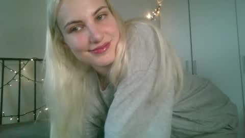 Snapshot of bea_trix77 chatting on 01/13/25, 12:56 Yours sweet Bea 3 online show from 01/13/25, 12:56