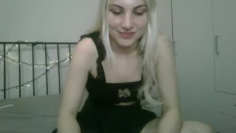 Snapshot of bea_trix77 chatting on 01/27/25, 07:13 Yours sweet Bea 3 online show from 01/27/25, 07:13
