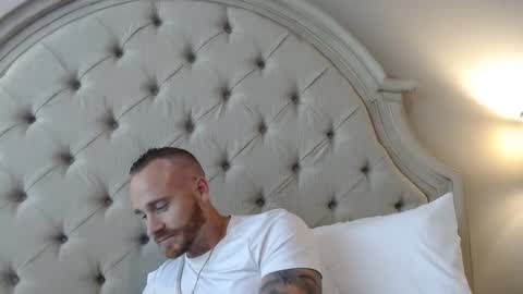 Snapshot of beachfun2526 chatting on 09/17/25, 03:57 beachfun2526 online show from 09/17/25, 03:57