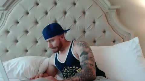 Snapshot of beachfun2526 chatting on 10/22/25, 03:34 beachfun2526 online show from 10/22/25, 03:34