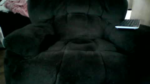 Snapshot of beachguy38 chatting on 06/19/26, 01:59 beachguy38 online show from 06/19/26, 01:59