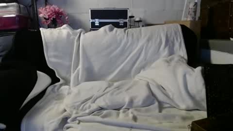 Snapshot of beachymilf chatting on 05/20/26, 12:55 BeachyMILF online show from 05/20/26, 12:55