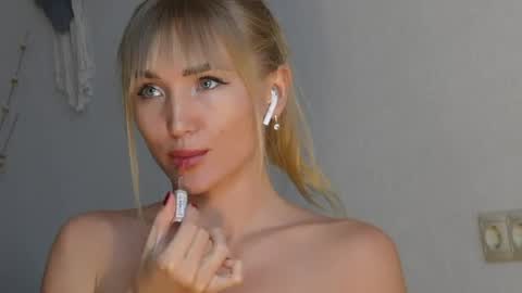 Chloe online show from 04/23/26, 12:29