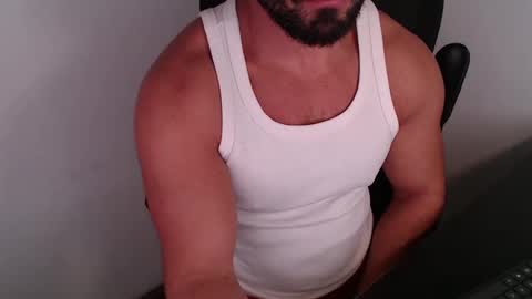 Snapshot of beard_top_guy chatting on 05/15/26, 01:18 Beard Guy online show from 05/15/26, 01:18