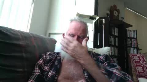 Snapshot of beardbushy chatting on 09/28/25, 04:12 beardbushy online show from 09/28/25, 04:12