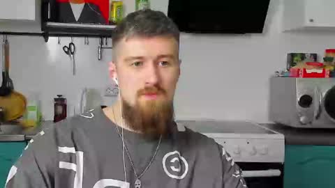 Snapshot of bearded_legend chatting on 02/22/25, 08:42 Zeus online show from 02/22/25, 08:42