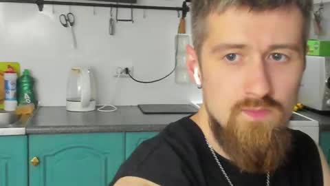 Snapshot of bearded_legend chatting on 06/16/26, 09:50 Zeus online show from 06/16/26, 09:50