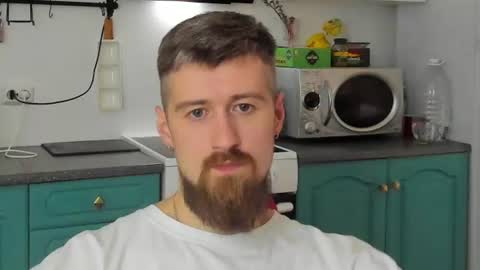 Snapshot of bearded_legend chatting on 06/25/26, 04:01 Zeus online show from 06/25/26, 04:01