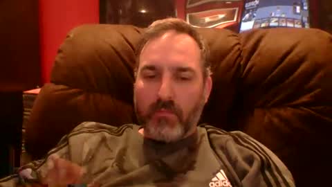 Snapshot of beardedambition chatting on 04/30/26, 07:53 beardedambition online show from 04/30/26, 07:53