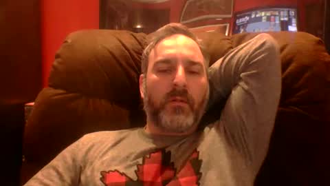 Snapshot of beardedambition chatting on 05/01/26, 02:32 beardedambition online show from 05/01/26, 02:32
