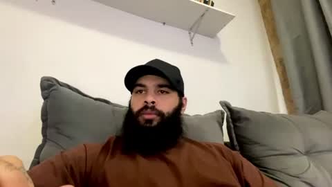 Snapshot of beardmax chatting on 06/20/26, 12:52 Min online show from 06/20/26, 12:52