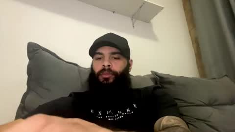 Snapshot of beardmax chatting on 06/25/26, 09:25 Min online show from 06/25/26, 09:25