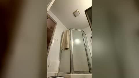 Snapshot of bearmeat4you chatting on 03/14/26, 01:12 bearmeat4you online show from 03/14/26, 01:12