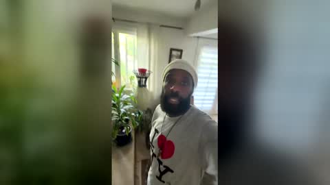 Snapshot of bearmeat4you chatting on 03/28/26, 12:32 bearmeat4you online show from 03/28/26, 12:32