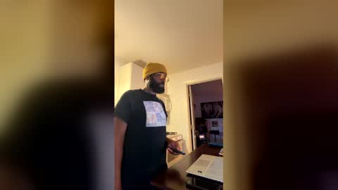 Snapshot of bearmeat4you chatting on 03/29/26, 01:49 bearmeat4you online show from 03/29/26, 01:49