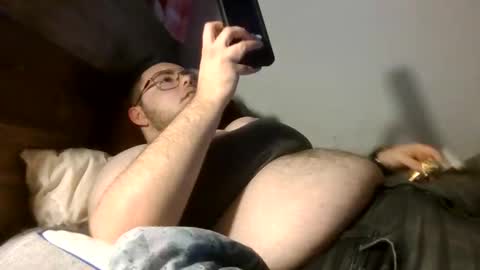 Snapshot of bearmoon820430 chatting on 09/15/25, 01:27 bearmoon820430 online show from 09/15/25, 01:27