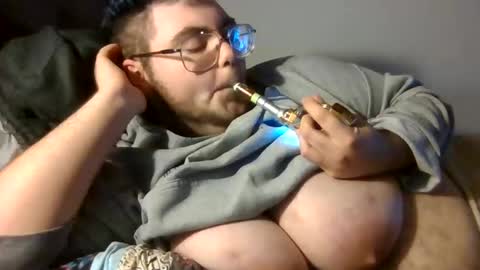 Snapshot of bearmoon820430 chatting on 10/01/25, 03:34 bearmoon820430 online show from 10/01/25, 03:34